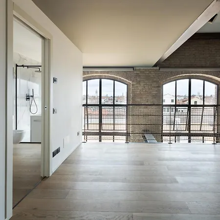 Penthouse - Loft With Canal View شقة
