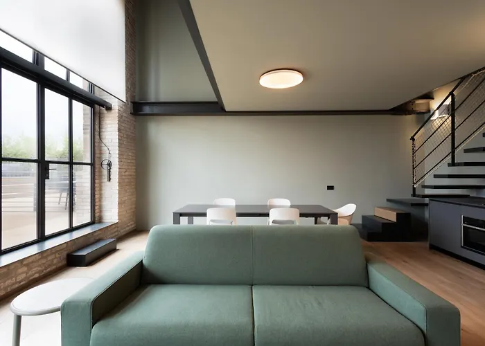 Penthouse - Loft With Canal View Apartment