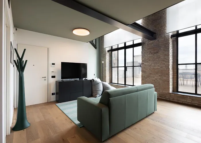 Penthouse - Loft With Canal View Apartment *