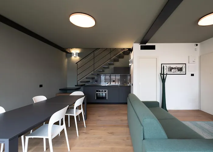Penthouse - Loft With Canal View Apartment